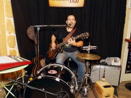 2024 &raquo; Olivier-Mas-OneManSwampBoogie-261024